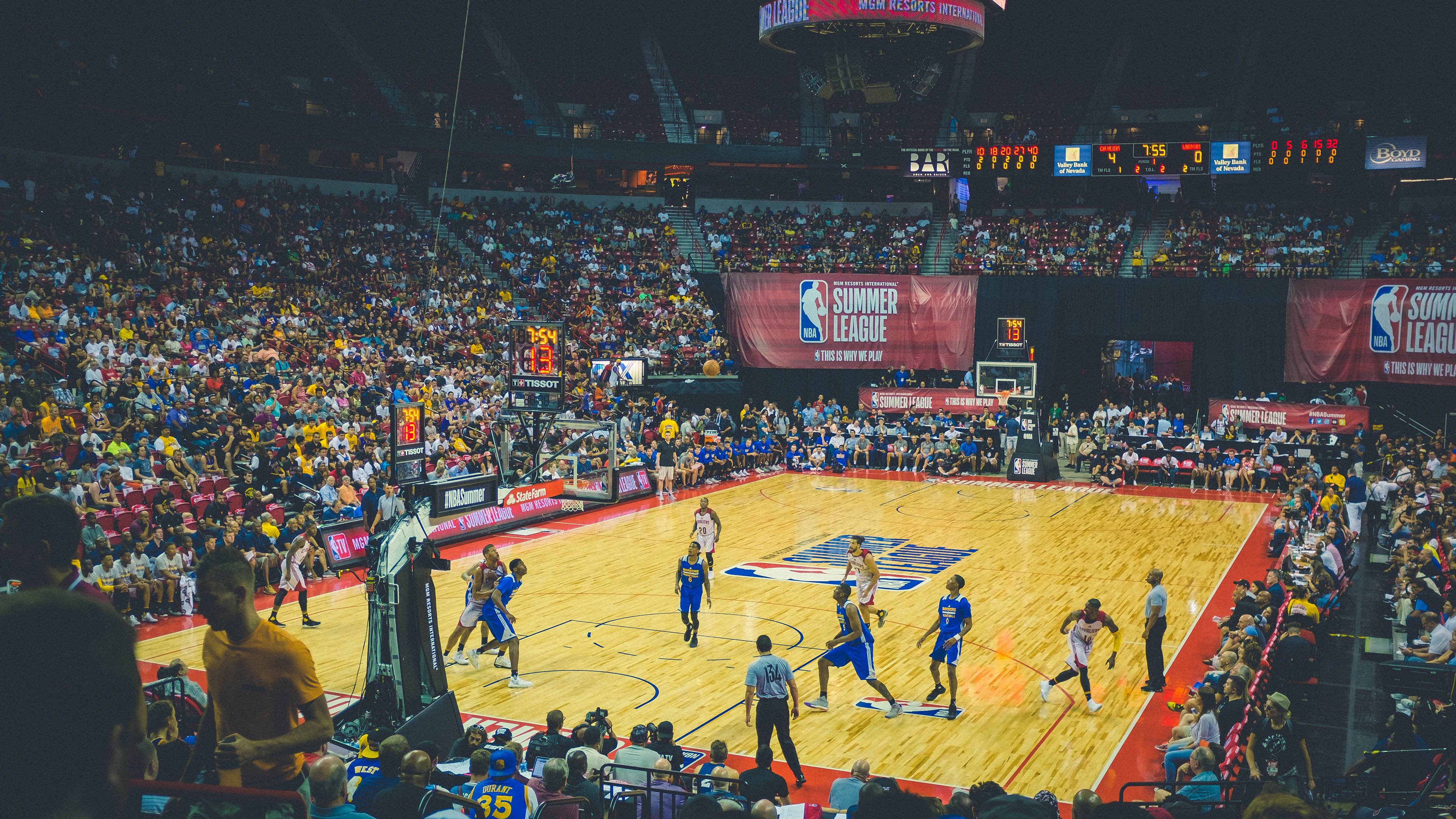 开云体育官网-季后赛抢七之夜，巴雷拉主宰比赛走向