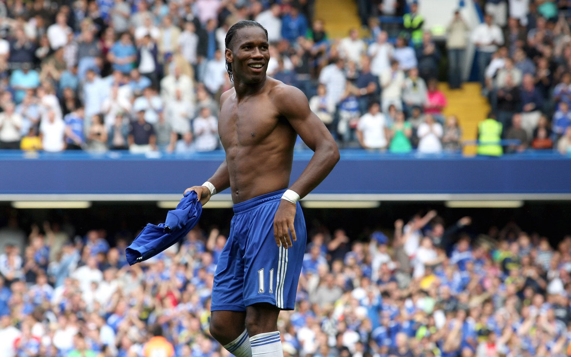 瑞士军刀刺穿蓝黑铁幕，当关键先生穆勒不再是拜仁专属